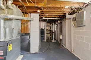 10325 W Silver Spring Dr, Milwaukee, WI 53225 - Photo 31