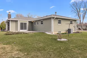 301 W Westlawn Ave, Elkhorn, WI 53121 - Photo 23