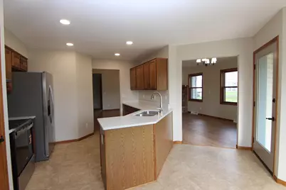 702  Oakwood Ln, Watertown, WI 53094 - Photo 7