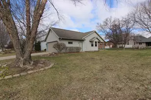 702 Oakwood Ln, Watertown, WI 53094 - Photo 21
