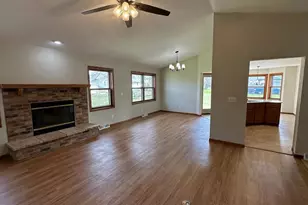 702 Oakwood Ln, Watertown, WI 53094 - Photo 3