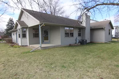 702  Oakwood Ln, Watertown, WI 53094 - Photo 23