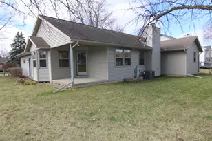 702 Oakwood Ln, Watertown, WI 53094 - Photo 23