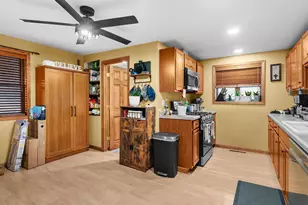 265 Lincoln Ave, Cleveland, WI 53015 - Photo 7