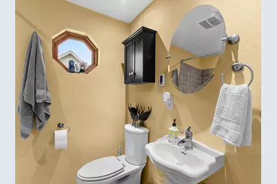 265  Lincoln Ave, Cleveland, WI 53015 - Photo 9