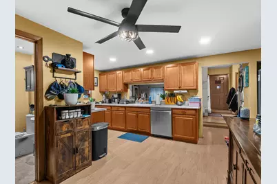 265  Lincoln Ave, Cleveland, WI 53015 - Photo 5