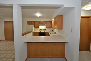 3650 E Barbara Ct, Oak Creek, WI 53154 - Photo 5