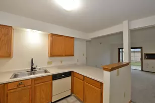 3650 E Barbara Ct, Oak Creek, WI 53154 - Photo 7