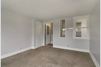 937  Grove Ave, Racine, WI 53405 - Photo 3