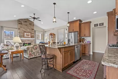 17955  Ashlea Dr #10, Brookfield, WI 53045 - Photo 5