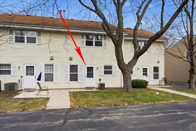 2017  Woodburn Rd #B, Waukesha, WI 53188 - Photo 33