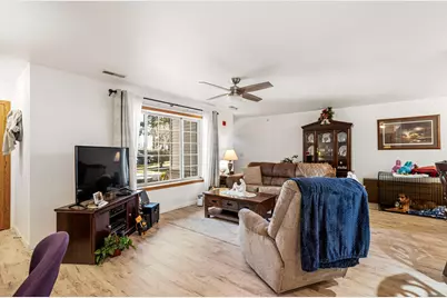 9390 W Loomis Rd #3, Franklin, WI 53132 - Photo 5