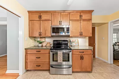 1970 N 166th St, Brookfield, WI 53005 - Photo 15