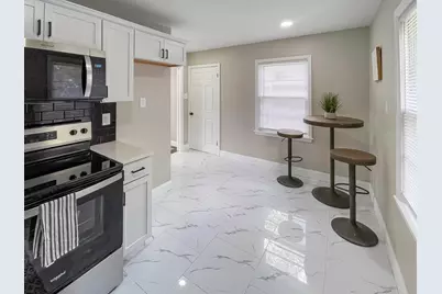 7004 W Arthur Ave, West Allis, WI 53219 - Photo 5