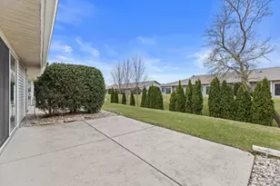 409 Hartford Square, Hartford, WI 53027 - Photo 29