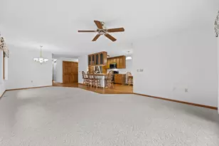 409 Hartford Square, Hartford, WI 53027 - Photo 7