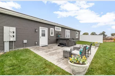 234  Watertower Cir, Iron Ridge, WI 53035 - Photo 5