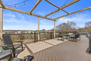 1604 Auburn Ct, Waukesha, WI 53189 - Photo 39