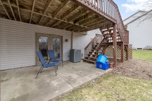 512 Frederick Ct, Oconomowoc, WI 53066 - Photo 5