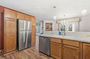 512 Frederick Ct, Oconomowoc, WI 53066 - Photo 19