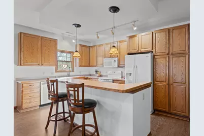 218  Potter Rd #201, Elkhorn, WI 53121 - Photo 9