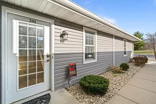 218 Potter Rd, Elkhorn, WI 53121 - Photo 7