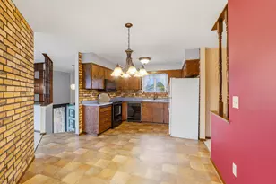 438 Emmer St, Mayville, WI 53050 - Photo 5