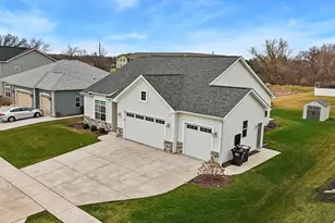 7645 259th Ct, Paddock Lake, WI 53168 - Photo 3