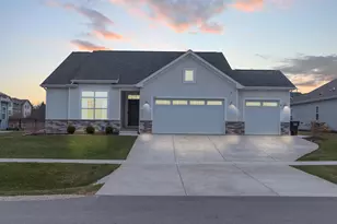 7546 259th Ct, Paddock Lake, WI 53168 - Photo 1