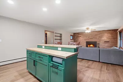 2177 S 80th St, West Allis, WI 53219 - Photo 11