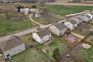 947 Voss Rd, Elkhorn, WI 53121 - Photo 7