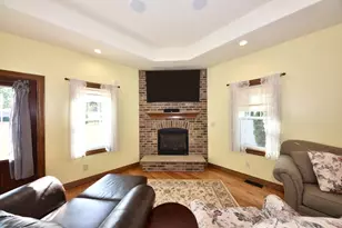 W269N2762 Lelah Ave, Pewaukee, WI 53072 - Photo 9