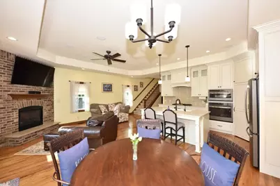 W269N2762  Lelah Ave, Pewaukee, WI 53072 - Photo 11
