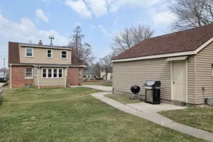 447 E Waterford Ave, Milwaukee, WI 53207 - Photo 29