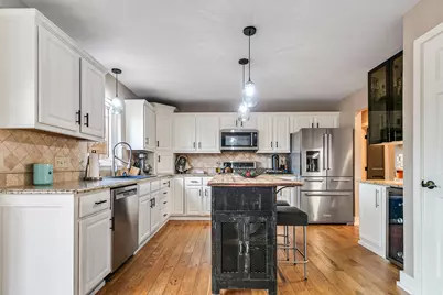 N61W14539  Brookside Dr, Menomonee Falls, WI 53051 - Photo 11