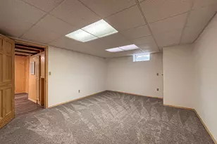 7236 S Hillendale Dr, Franklin, WI 53132 - Photo 25