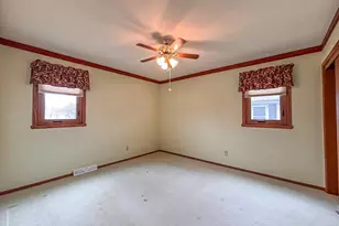 7236 S Hillendale Dr, Franklin, WI 53132 - Photo 21