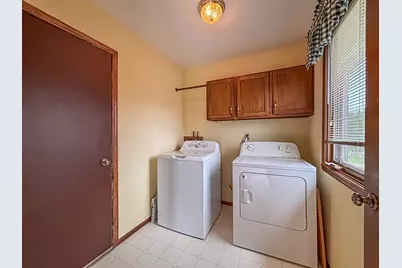 7236 S Hillendale Dr, Franklin, WI 53132 - Photo 23