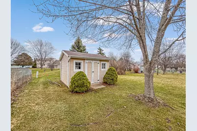 7236 S Hillendale Dr, Franklin, WI 53132 - Photo 35