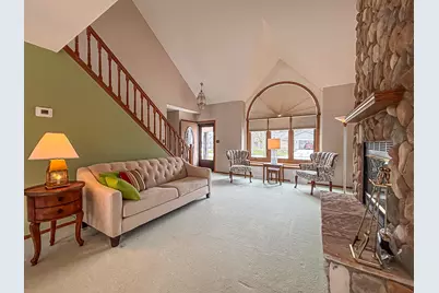 7236 S Hillendale Dr, Franklin, WI 53132 - Photo 5