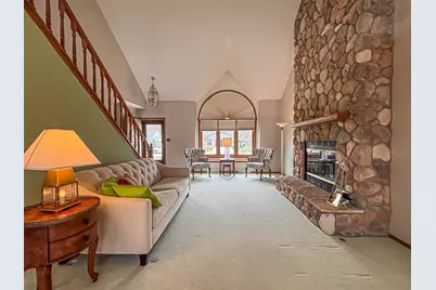 7236 S Hillendale Dr, Franklin, WI 53132 - Photo 7