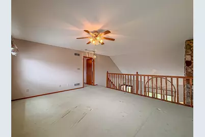 7236 S Hillendale Dr, Franklin, WI 53132 - Photo 15