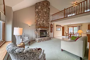 7236 S Hillendale Dr, Franklin, WI 53132 - Photo 3