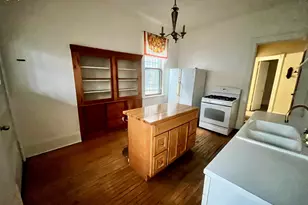 1682 N Cass St, Milwaukee, WI 53202 - Photo 3