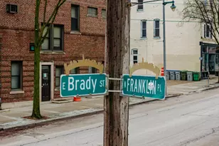 1730 N Franklin Pl, Milwaukee, WI 53202 - Photo 19