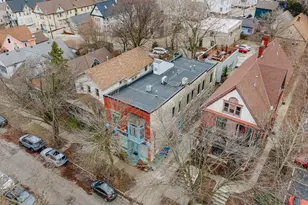 1730 N Franklin Pl, Milwaukee, WI 53202 - Photo 17