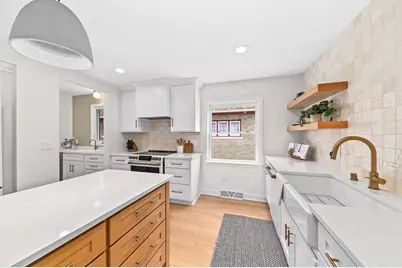 8330 W Meinecke Ave, Wauwatosa, WI 53213 - Photo 23