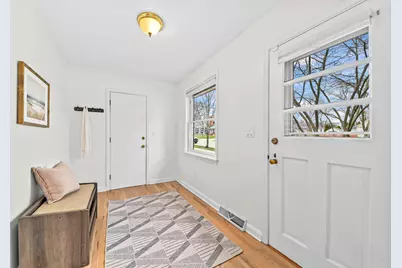 8330 W Meinecke Ave, Wauwatosa, WI 53213 - Photo 25