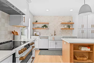 8330 W Meinecke Ave, Wauwatosa, WI 53213 - Photo 21