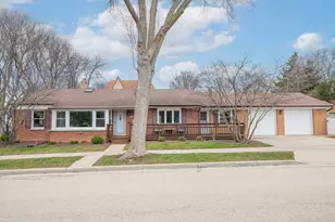 8330 W Meinecke Ave, Wauwatosa, WI 53213 - Photo 1